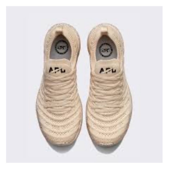 APL Techloom Wave Sneakers in Warm Silk/Black/Speckle. - Picture 1 of 13